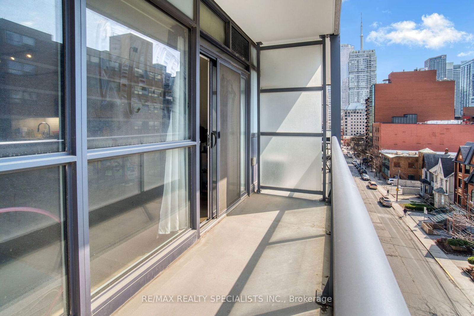 210 Simcoe St, unit 605 for sale