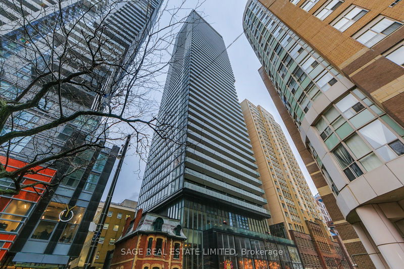 15 Grenville St, unit Ph02 for rent