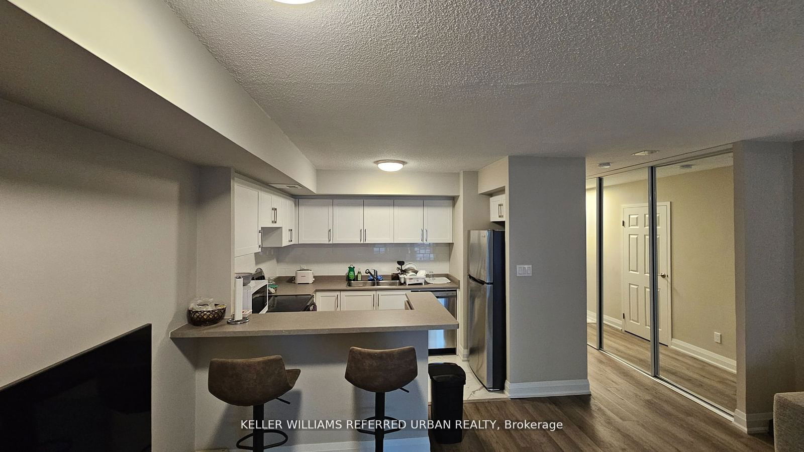 25 The Esplanade, unit 413 for rent