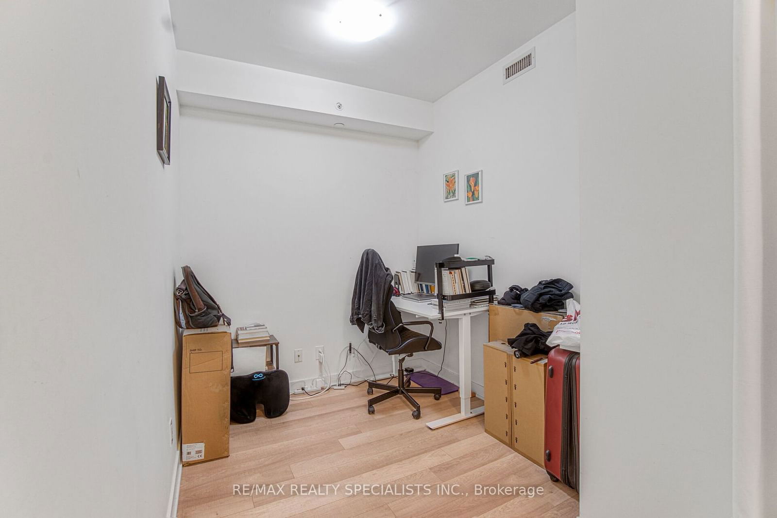 210 Simcoe St, unit 605 for rent