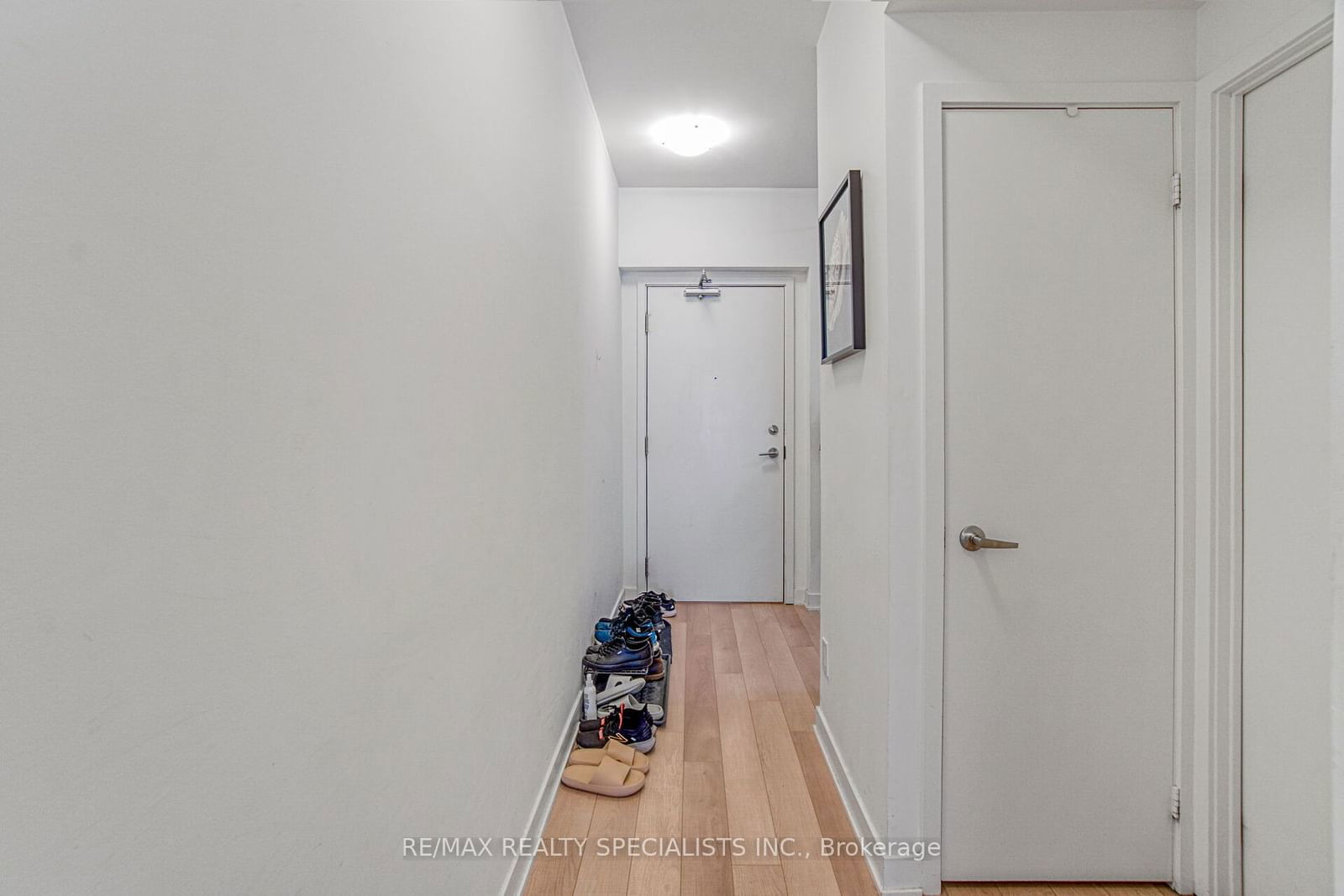 210 Simcoe St, unit 605 for rent