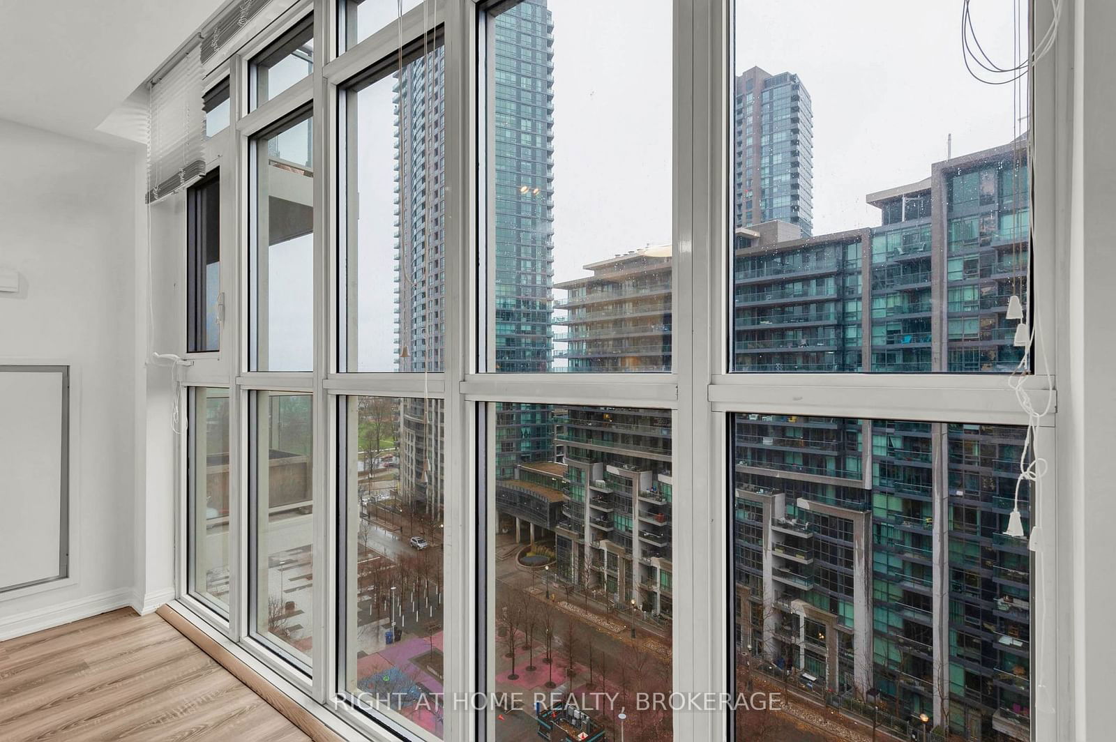 35 Bastion St, unit 1617 for rent