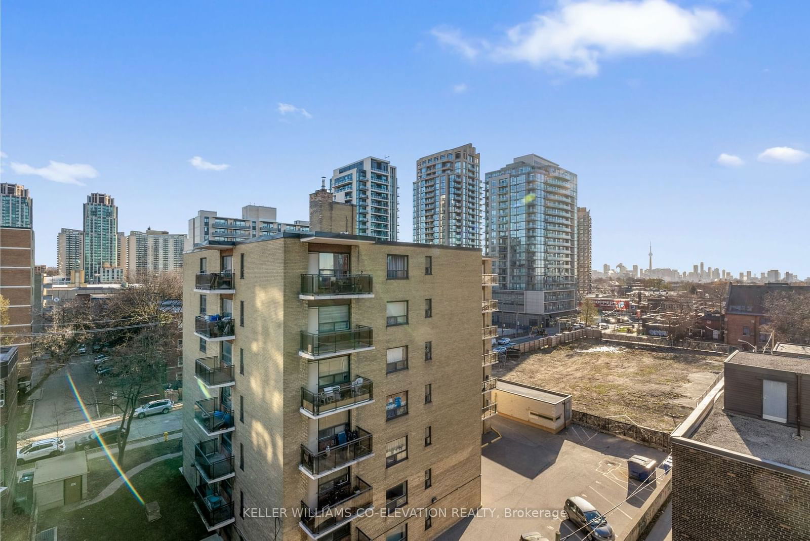 109 Vaughan Rd, unit 607 for rent