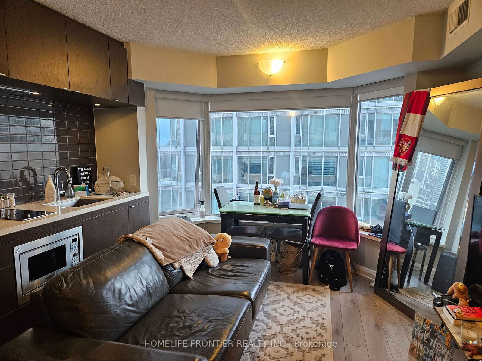 155 Yorkville Ave, unit 1812 for rent