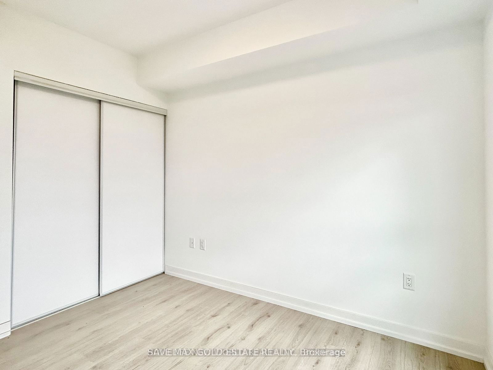 395 Bloor St E, unit 5210 for sale