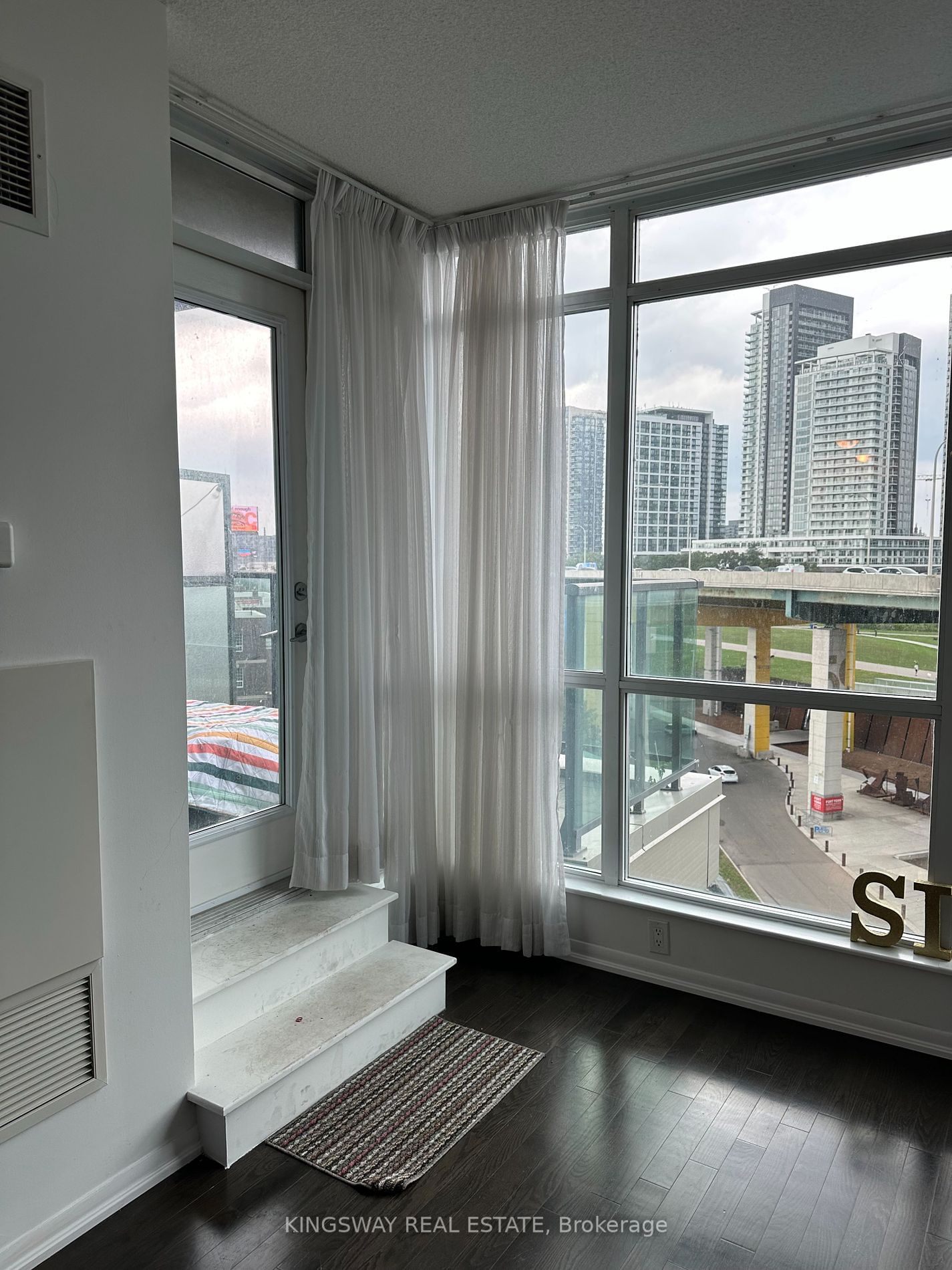 231 Fort York Blvd, unit 818 for rent