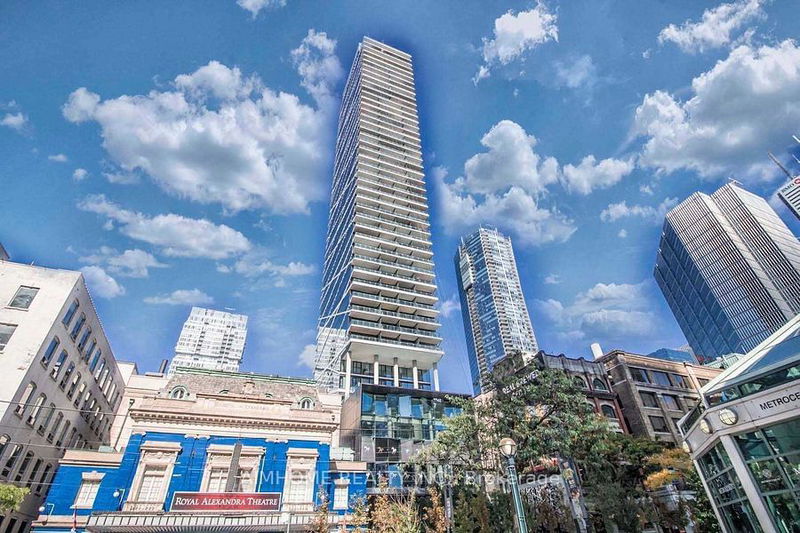 224 King St W, unit 1003 for sale