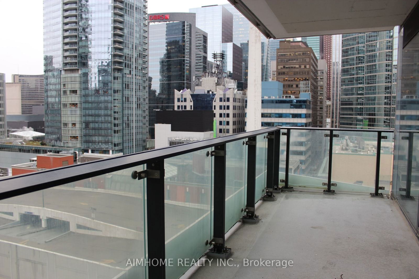 224 King St W, unit 1003 for sale