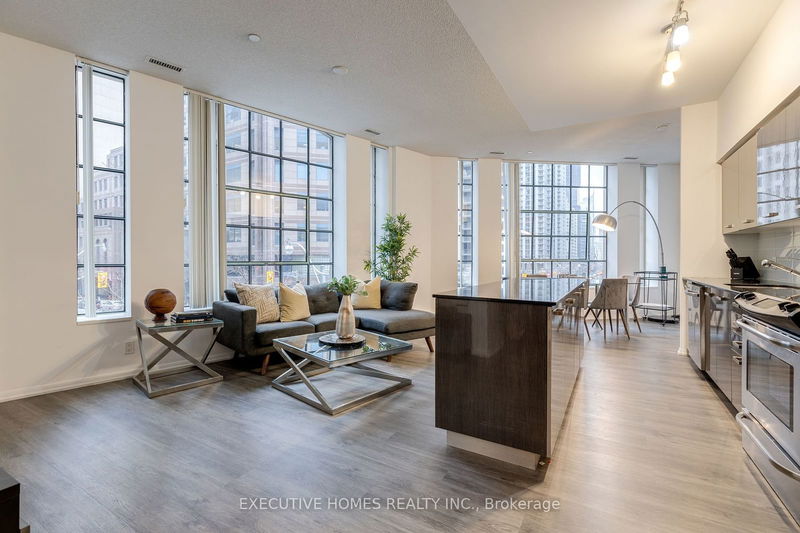 832 Bay St, unit 203 for sale