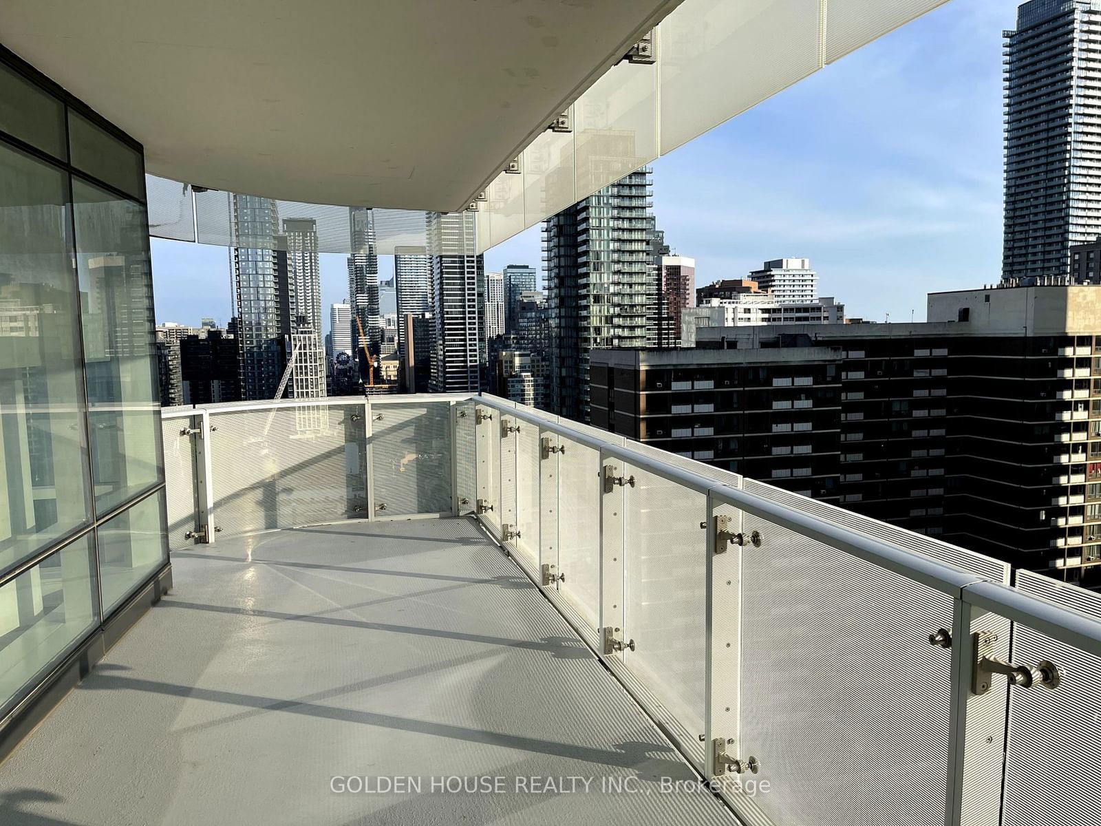 1 Bloor St E, unit 1507 for rent