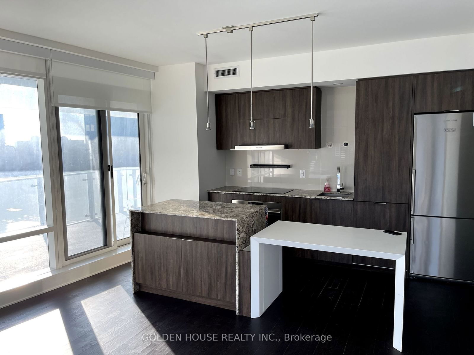 1 Bloor St E, unit 1507 for rent