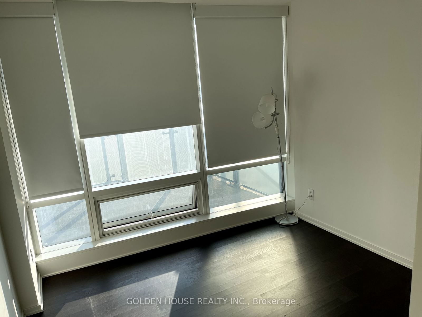 1 Bloor St E, unit 1507 for rent