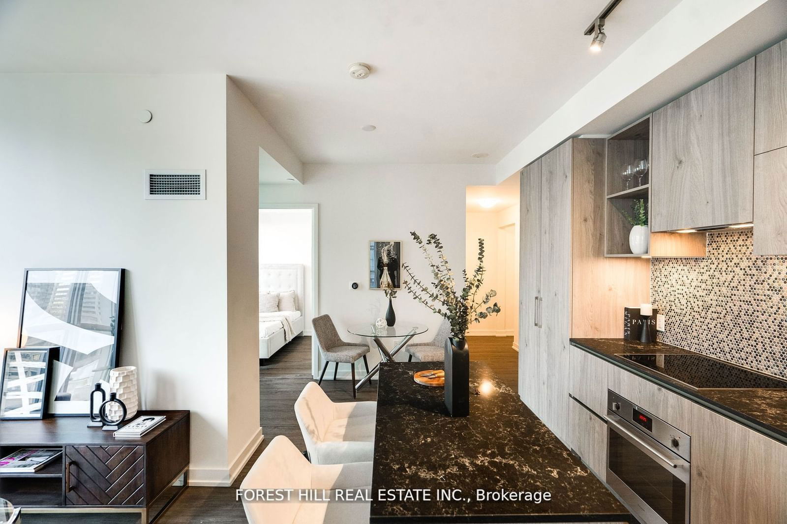 1 Yorkville Ave, unit 802 for sale