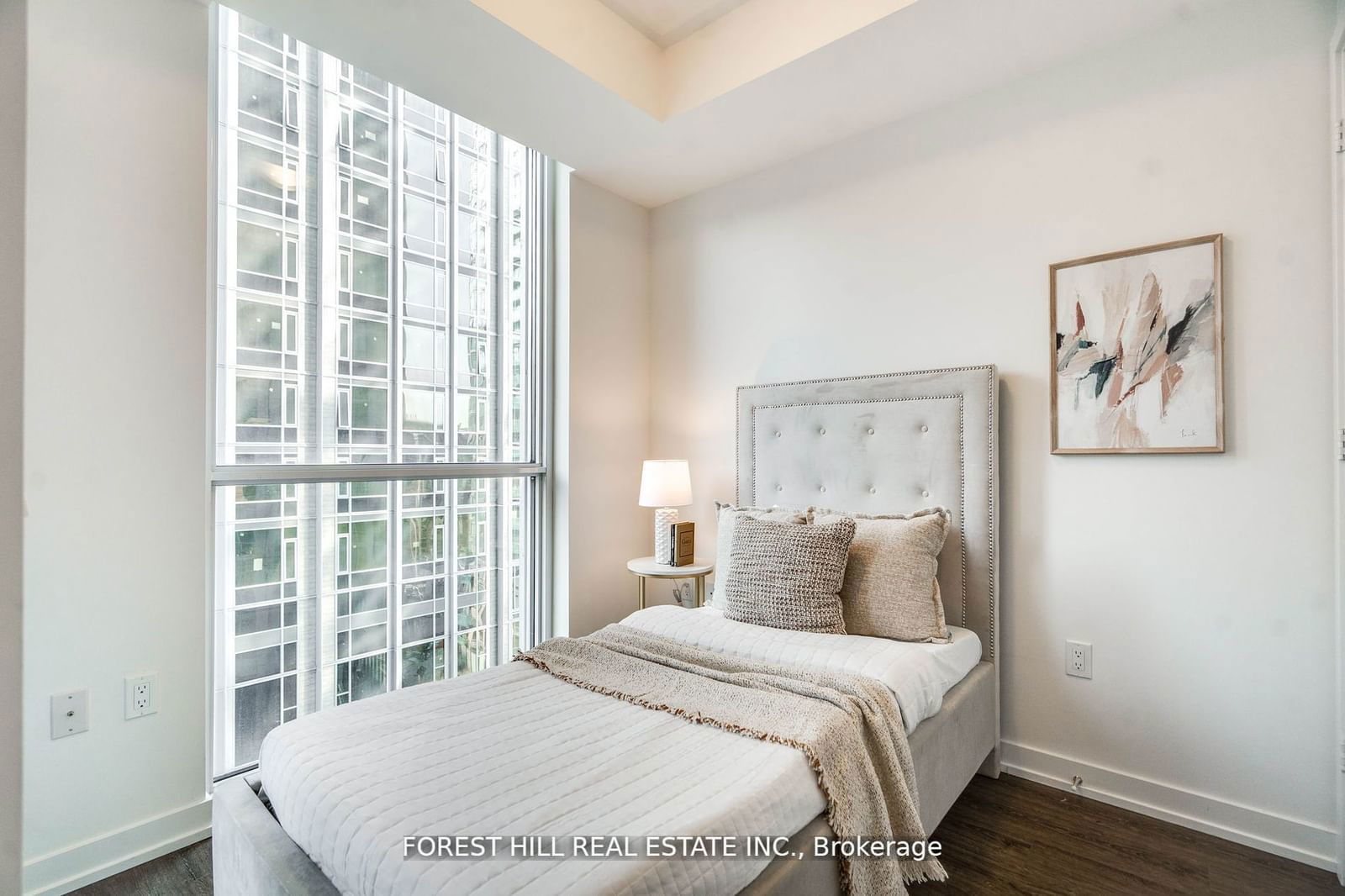 1 Yorkville Ave, unit 802 for sale