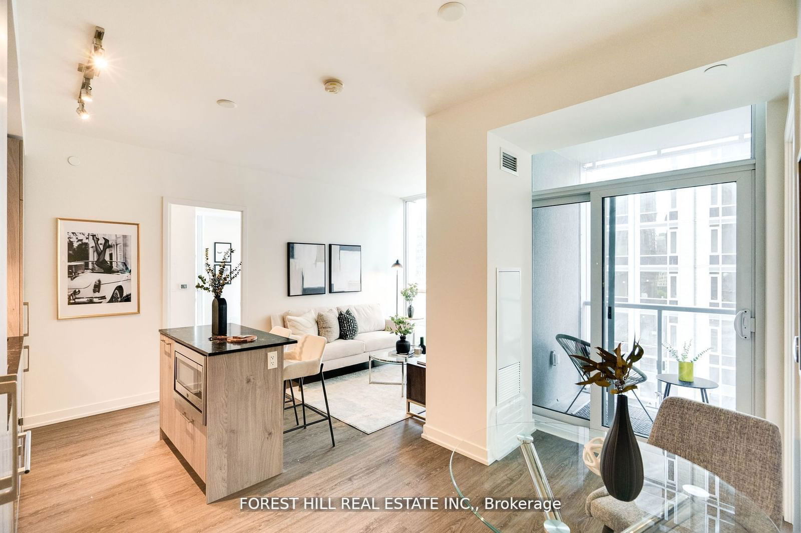 1 Yorkville Ave, unit 802 for sale