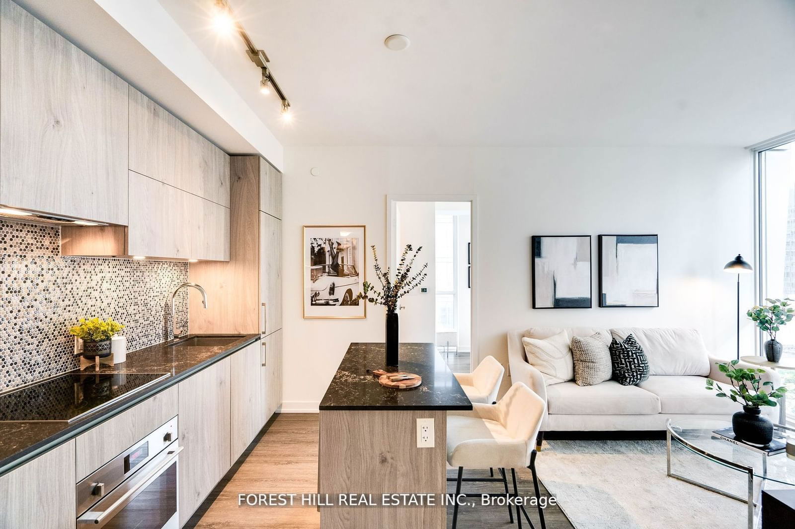 1 Yorkville Ave, unit 802 for sale