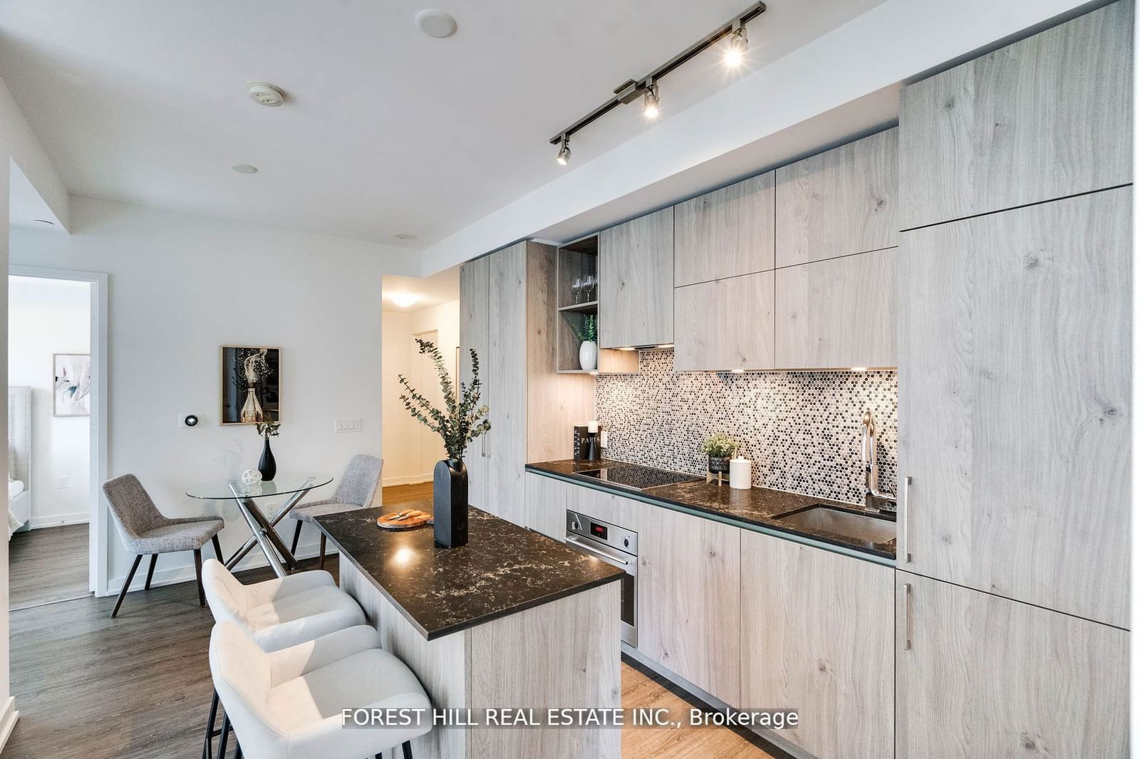 1 Yorkville Ave, unit 802 for sale