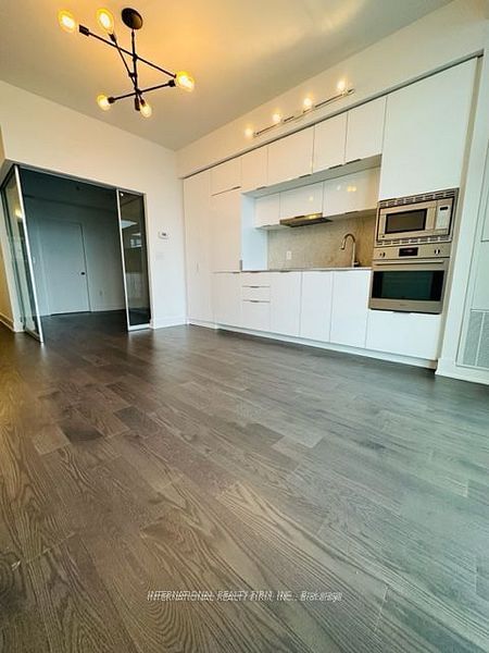 955 Bay St, unit 3011 for rent