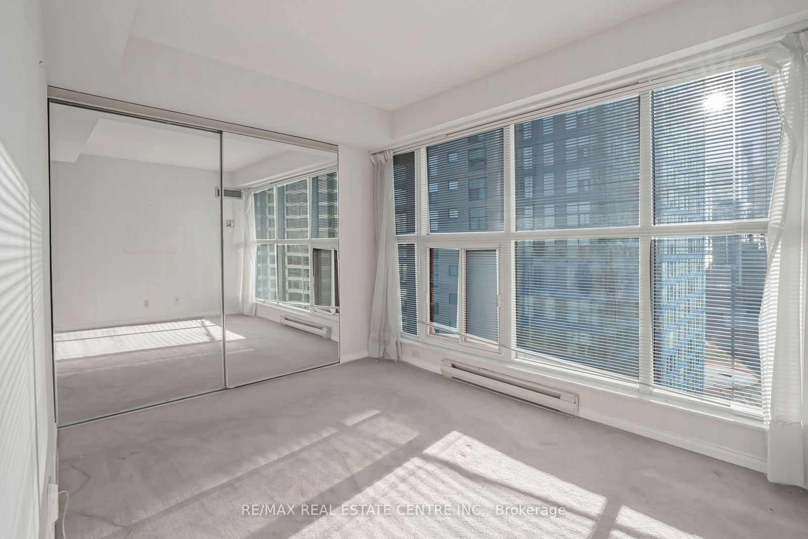 99 Harbour Sq, unit 1702 for sale