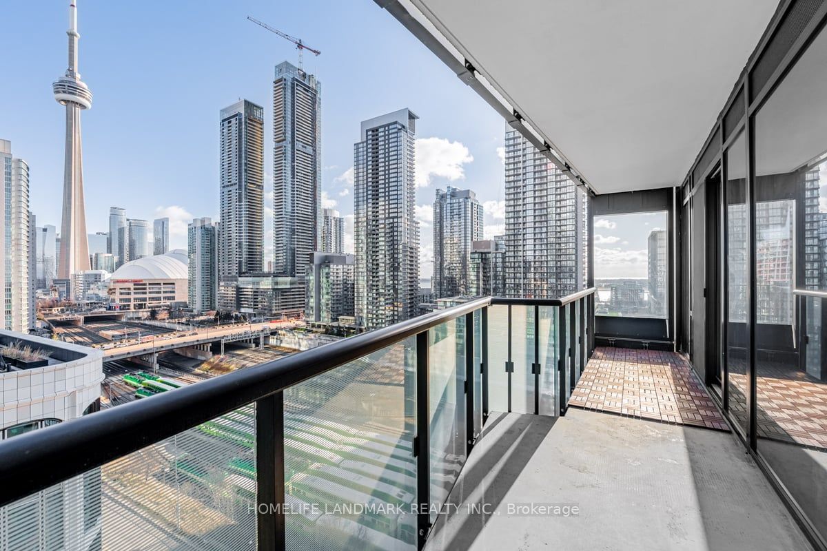 480 Front St W, unit 914 for sale