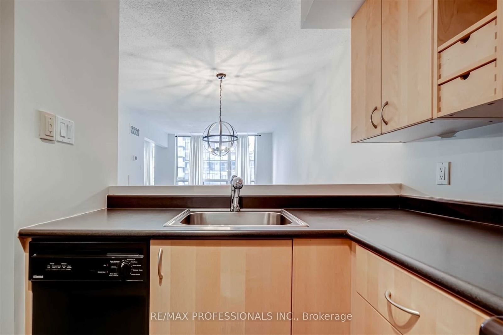 92 King St E, unit 1101 for rent