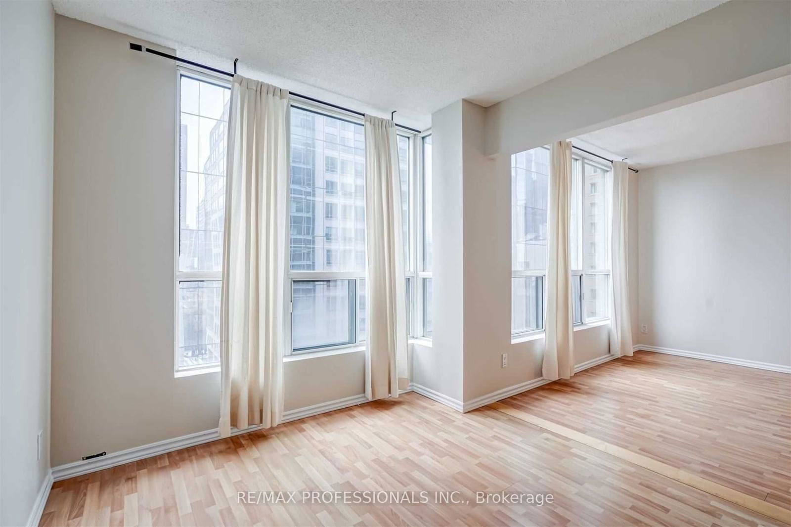 92 King St E, unit 1101 for rent