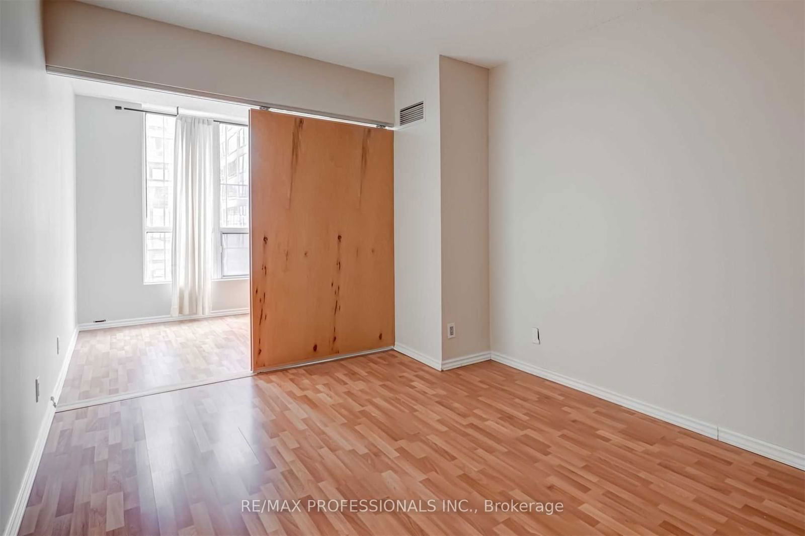 92 King St E, unit 1101 for rent