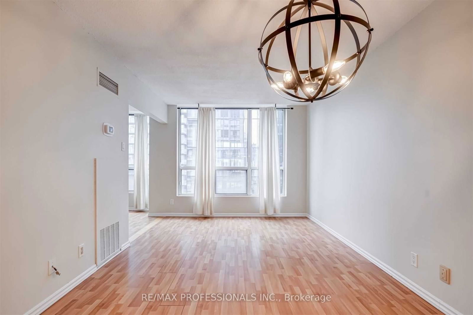 92 King St E, unit 1101 for rent