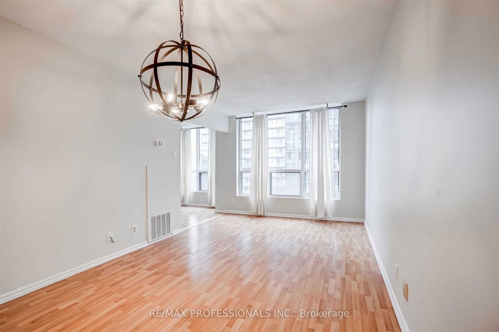 92 King St E, unit 1101 for rent