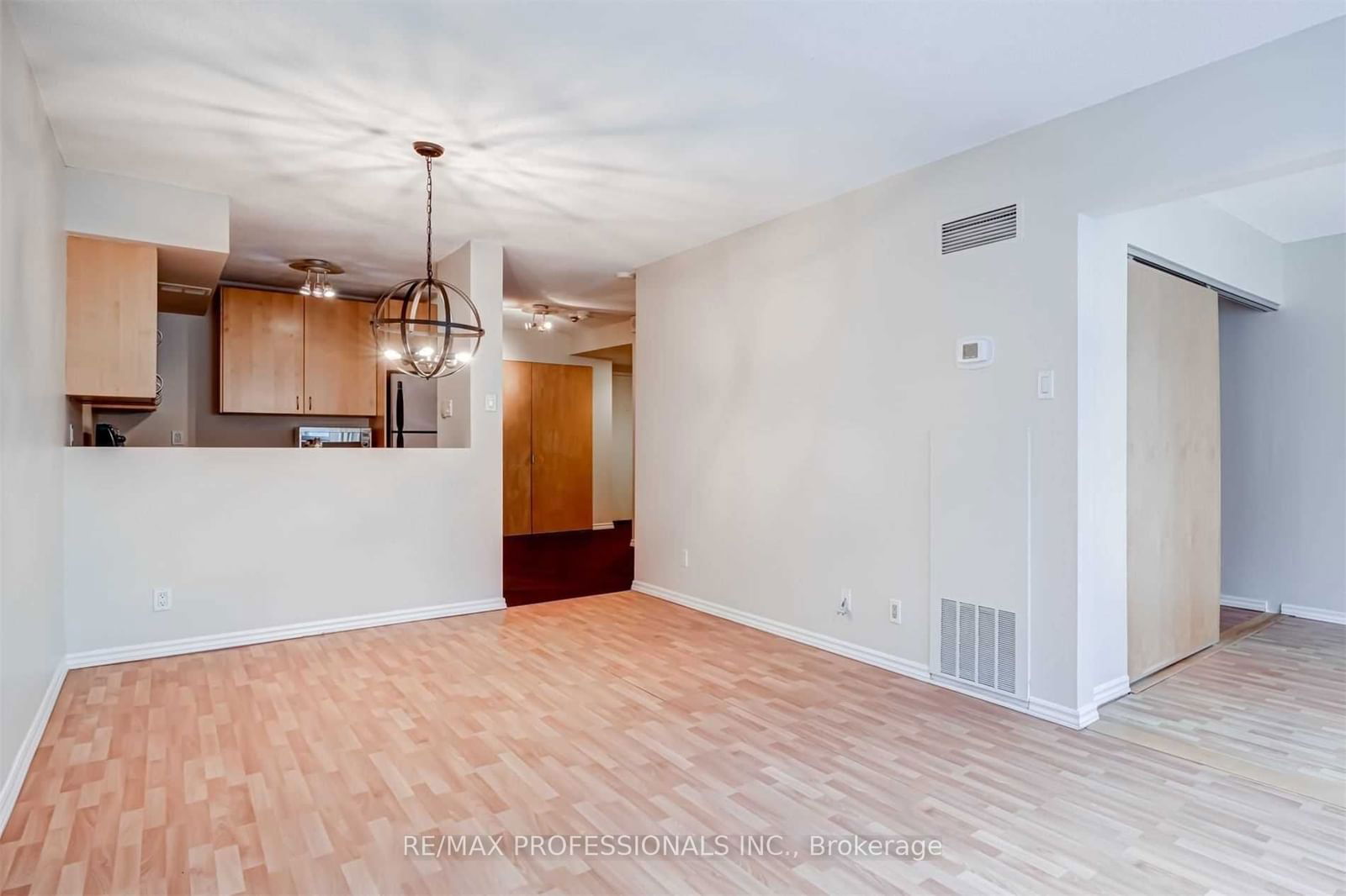 92 King St E, unit 1101 for rent