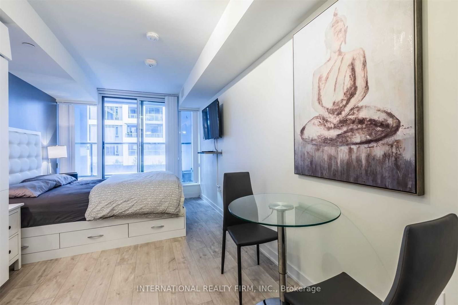 27 Bathurst St, unit 419 for rent