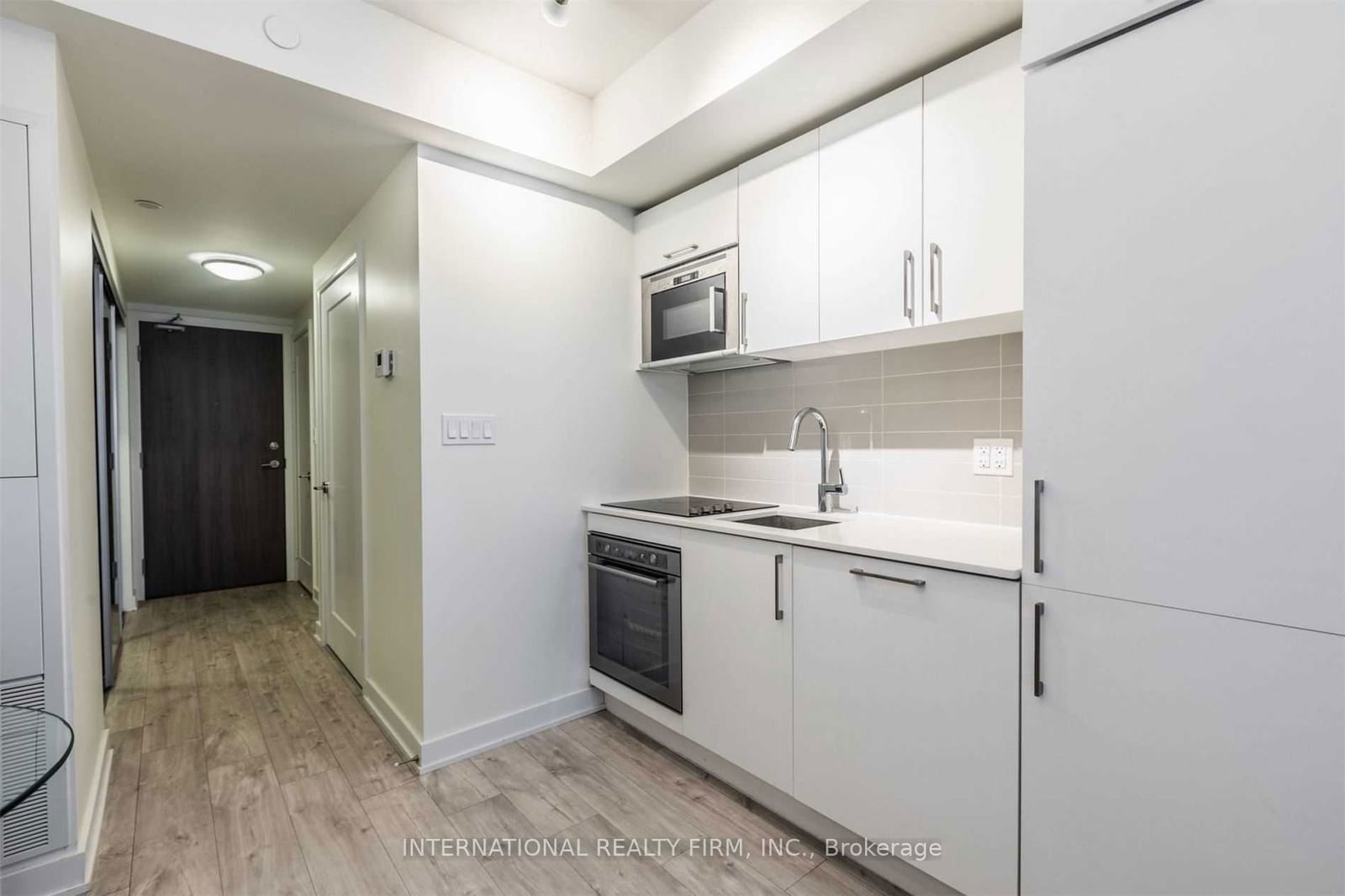 27 Bathurst St, unit 419 for rent