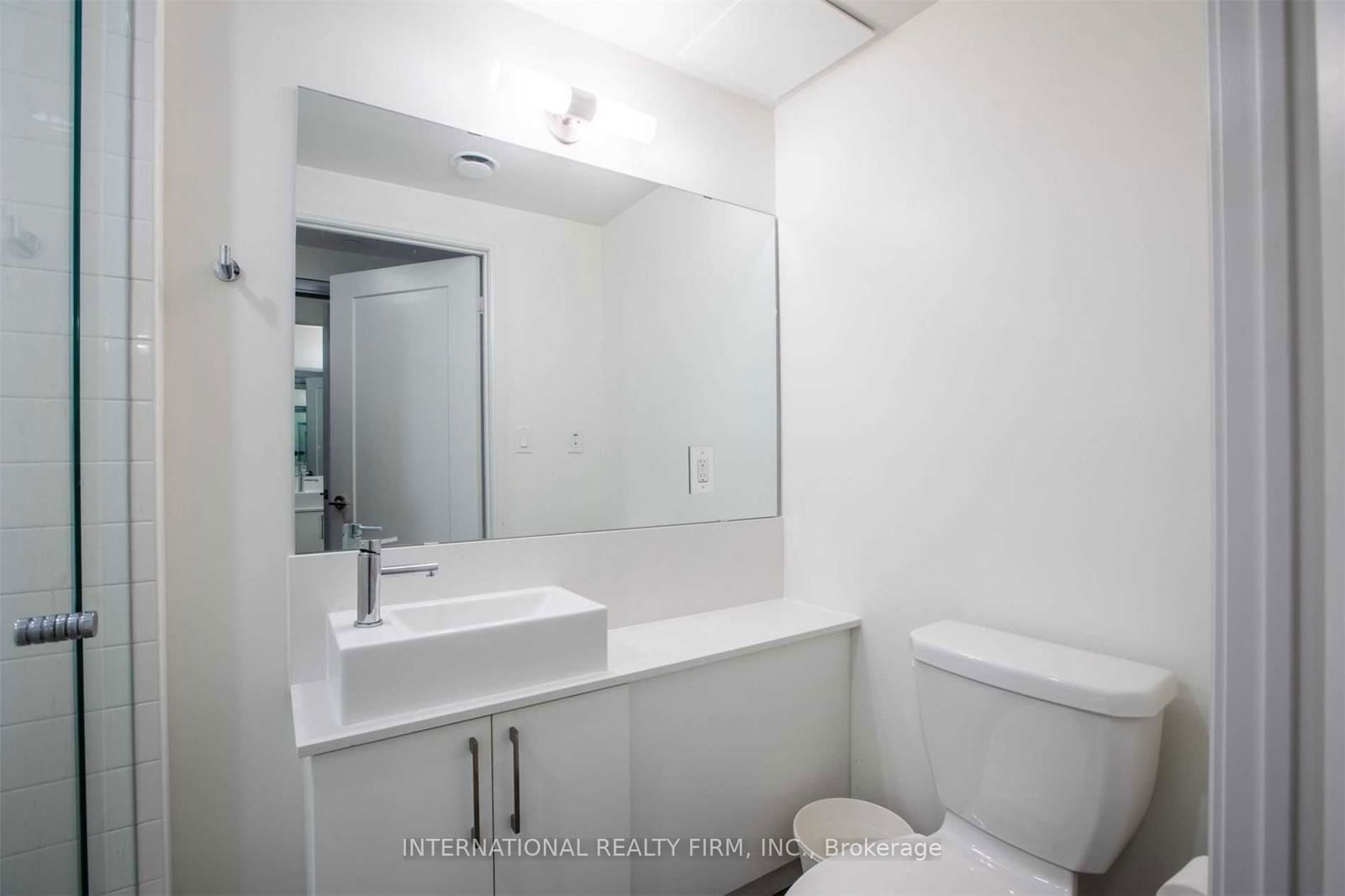 27 Bathurst St, unit 419 for rent