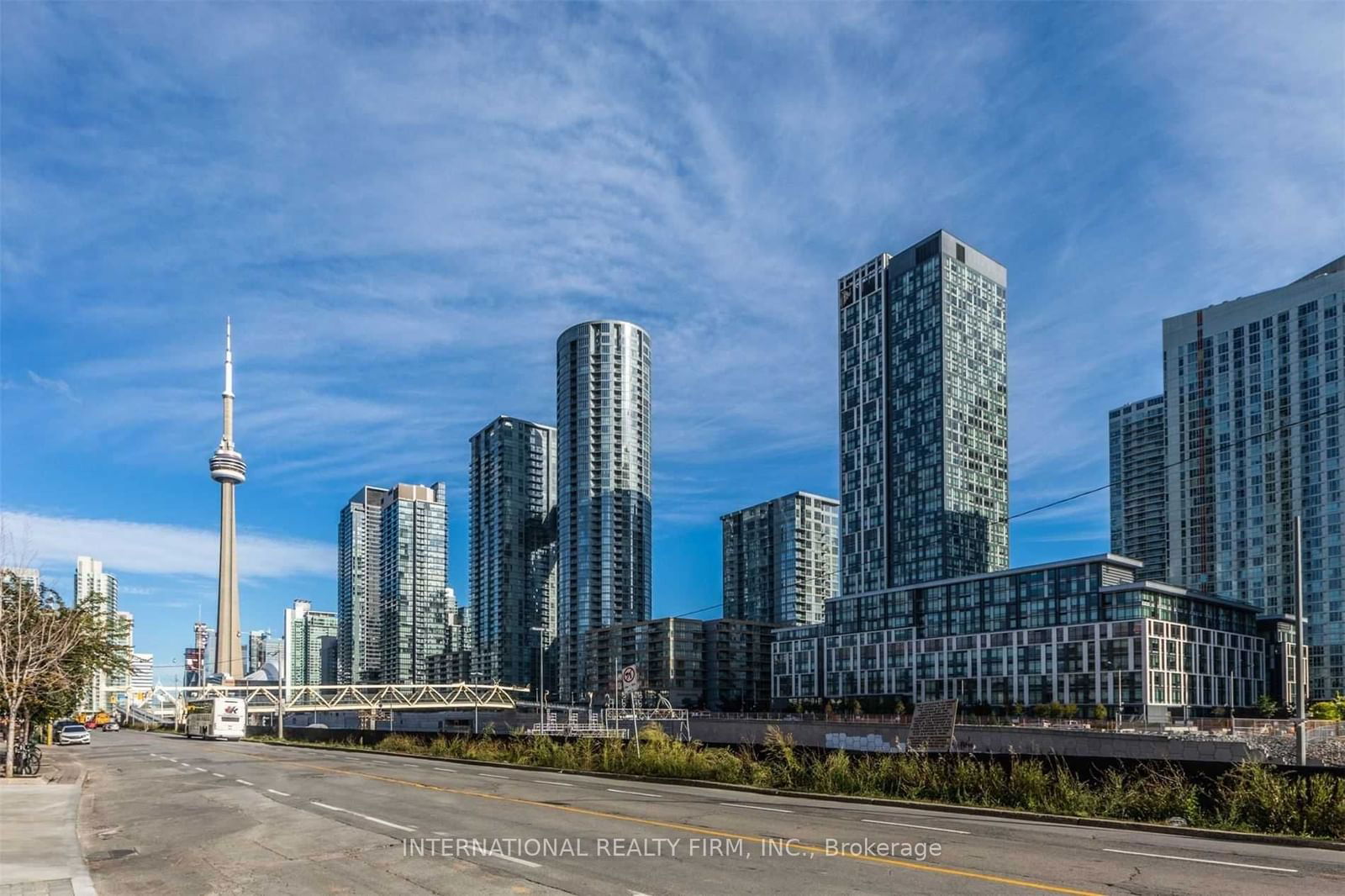 27 Bathurst St, unit 419 for rent