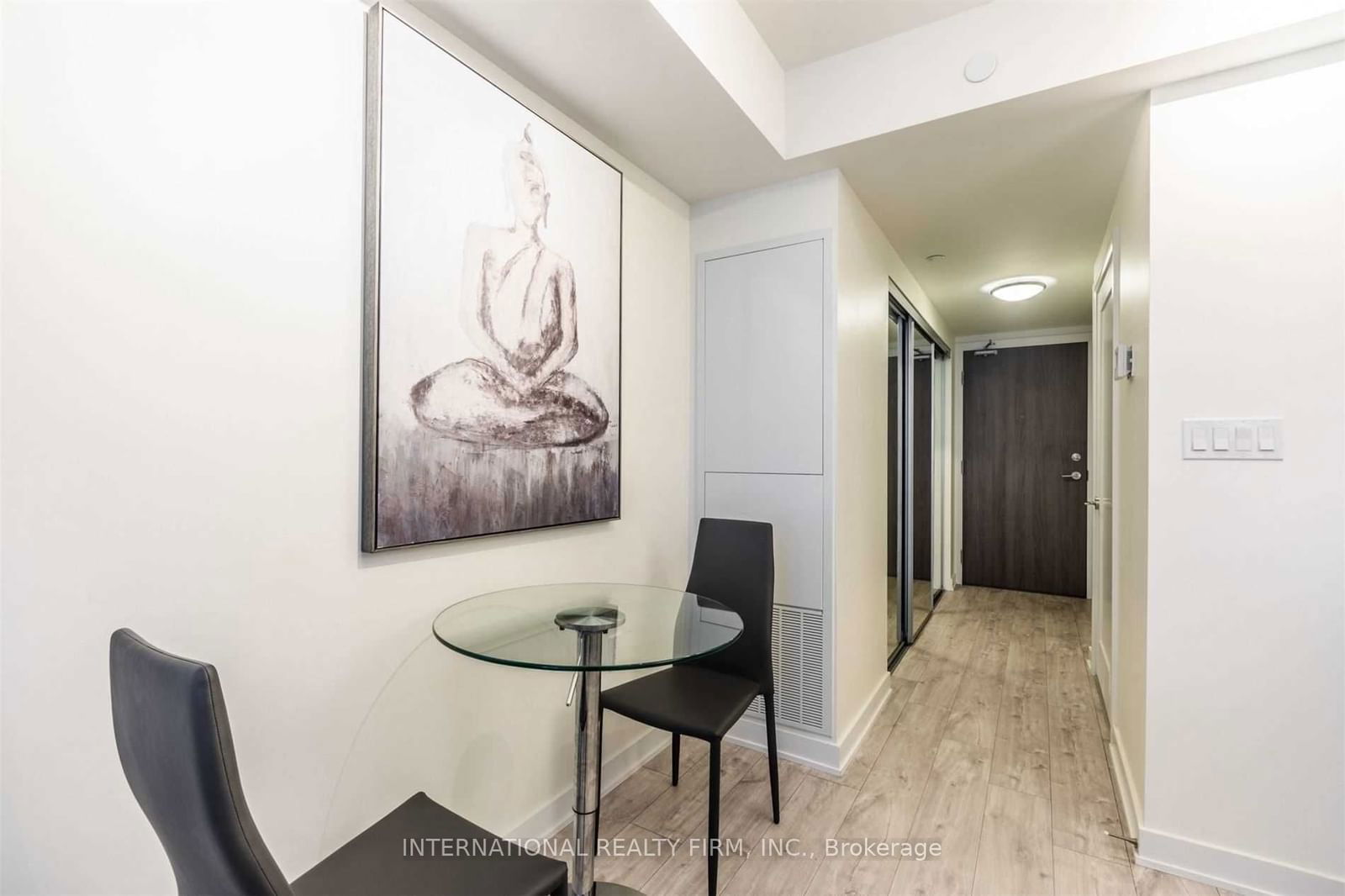 27 Bathurst St, unit 419 for rent