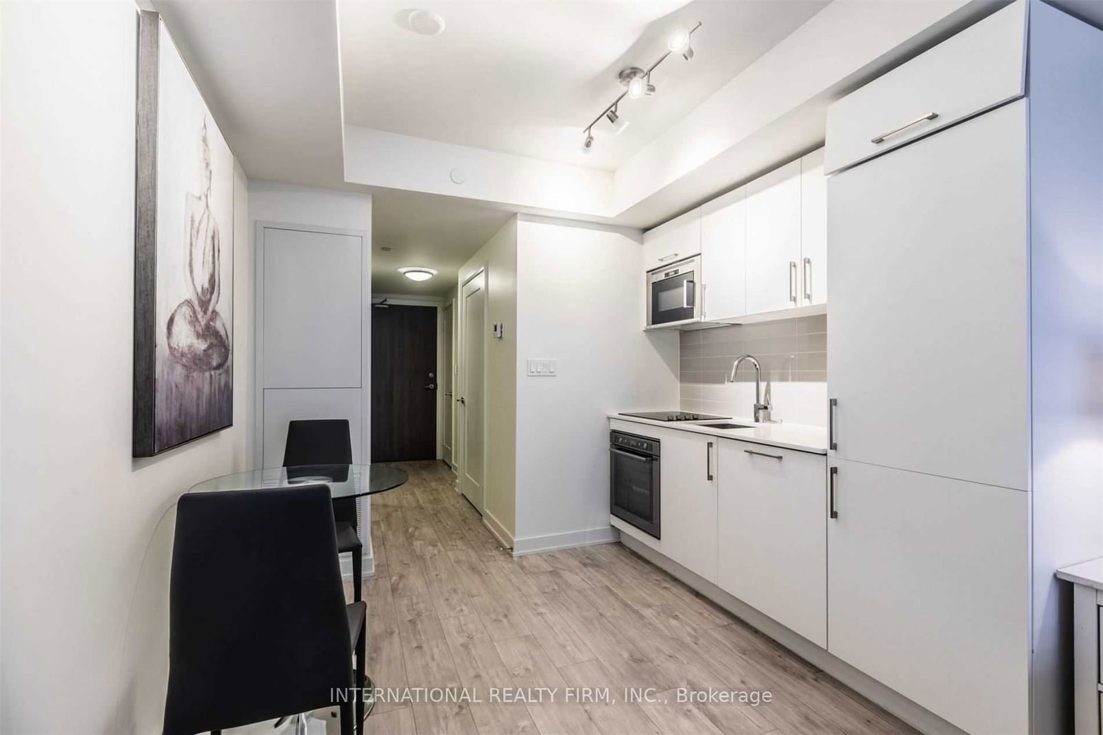 27 Bathurst St, unit 419 for rent