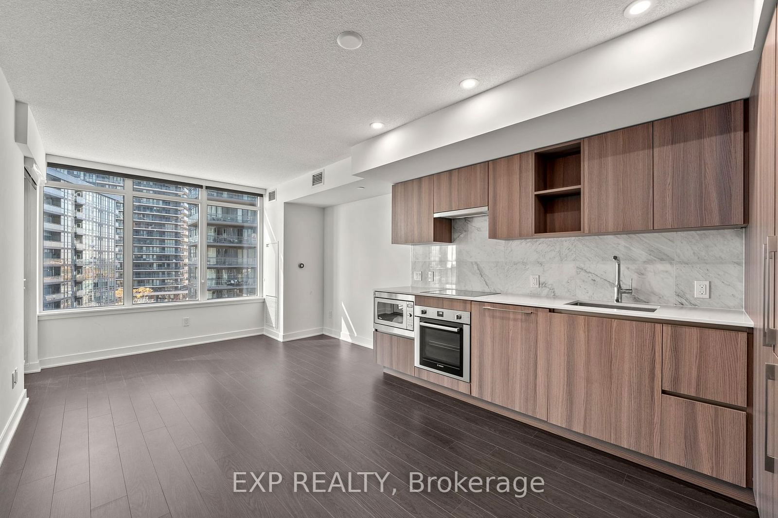 19 Bathurst St, unit 1115 for sale