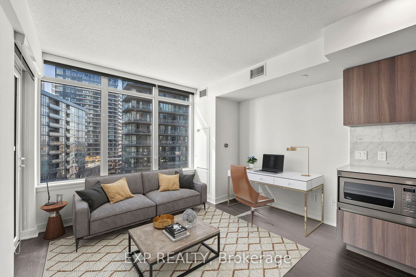 19 Bathurst St, unit 1115 for sale