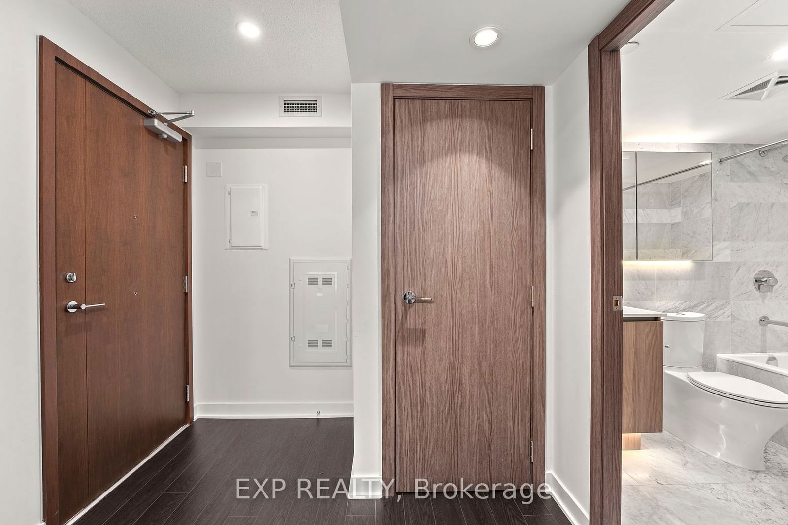 19 Bathurst St, unit 1115 for sale