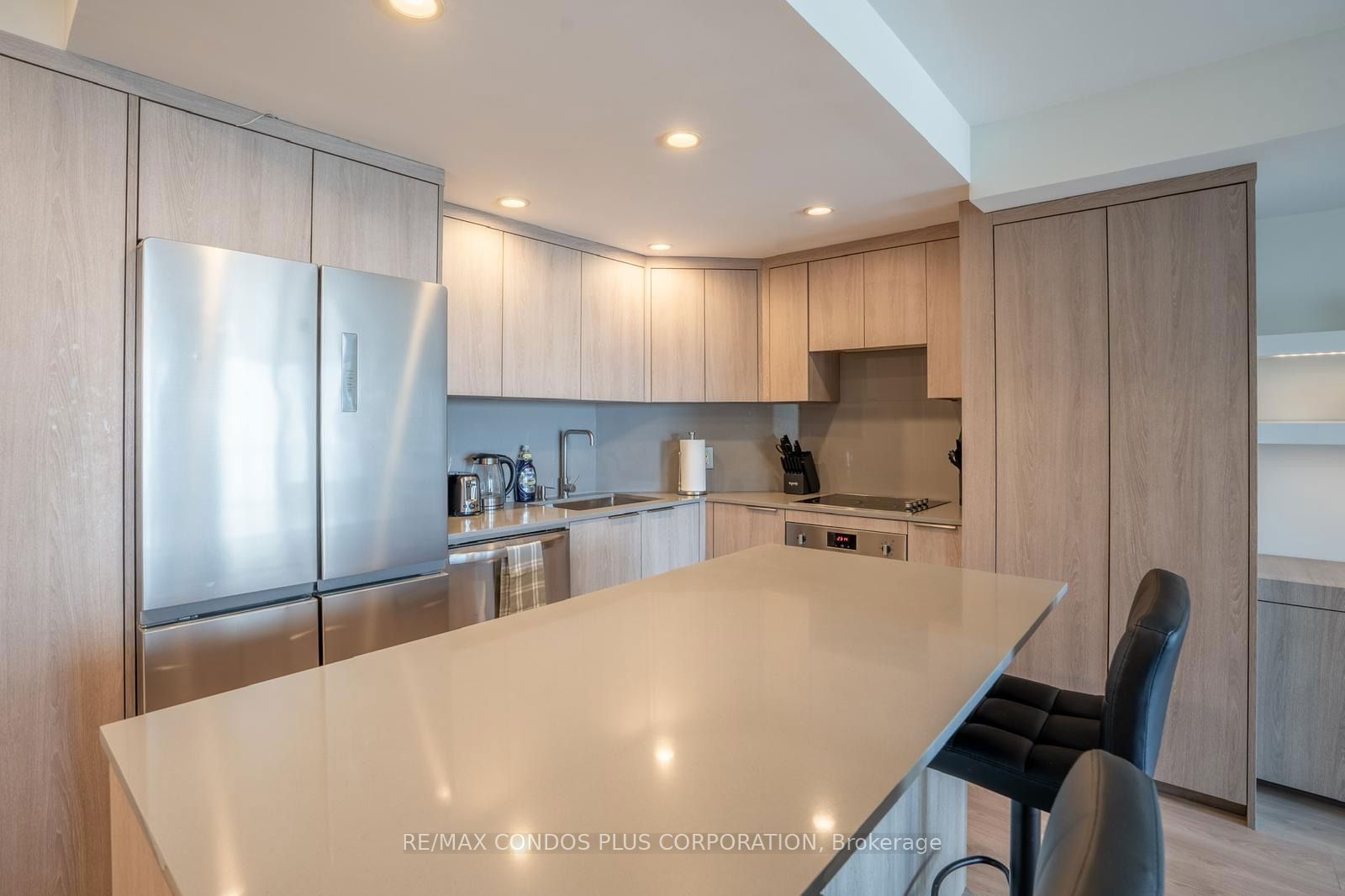 208 Queens Quay W, unit 603 for rent