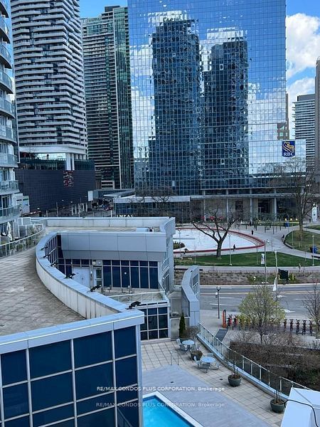 208 Queens Quay W, unit 603 for rent