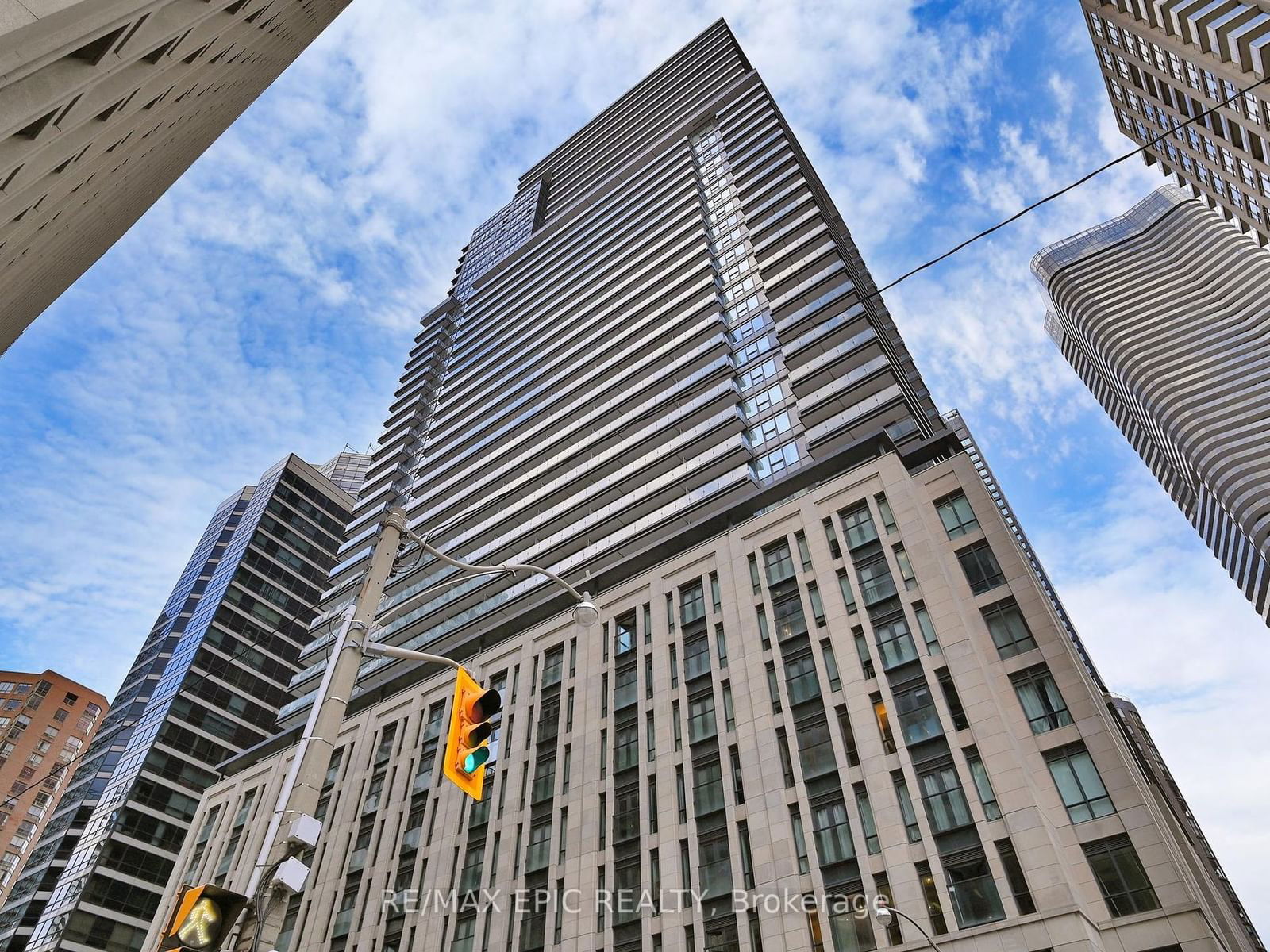 955 Bay St, unit 409 for rent