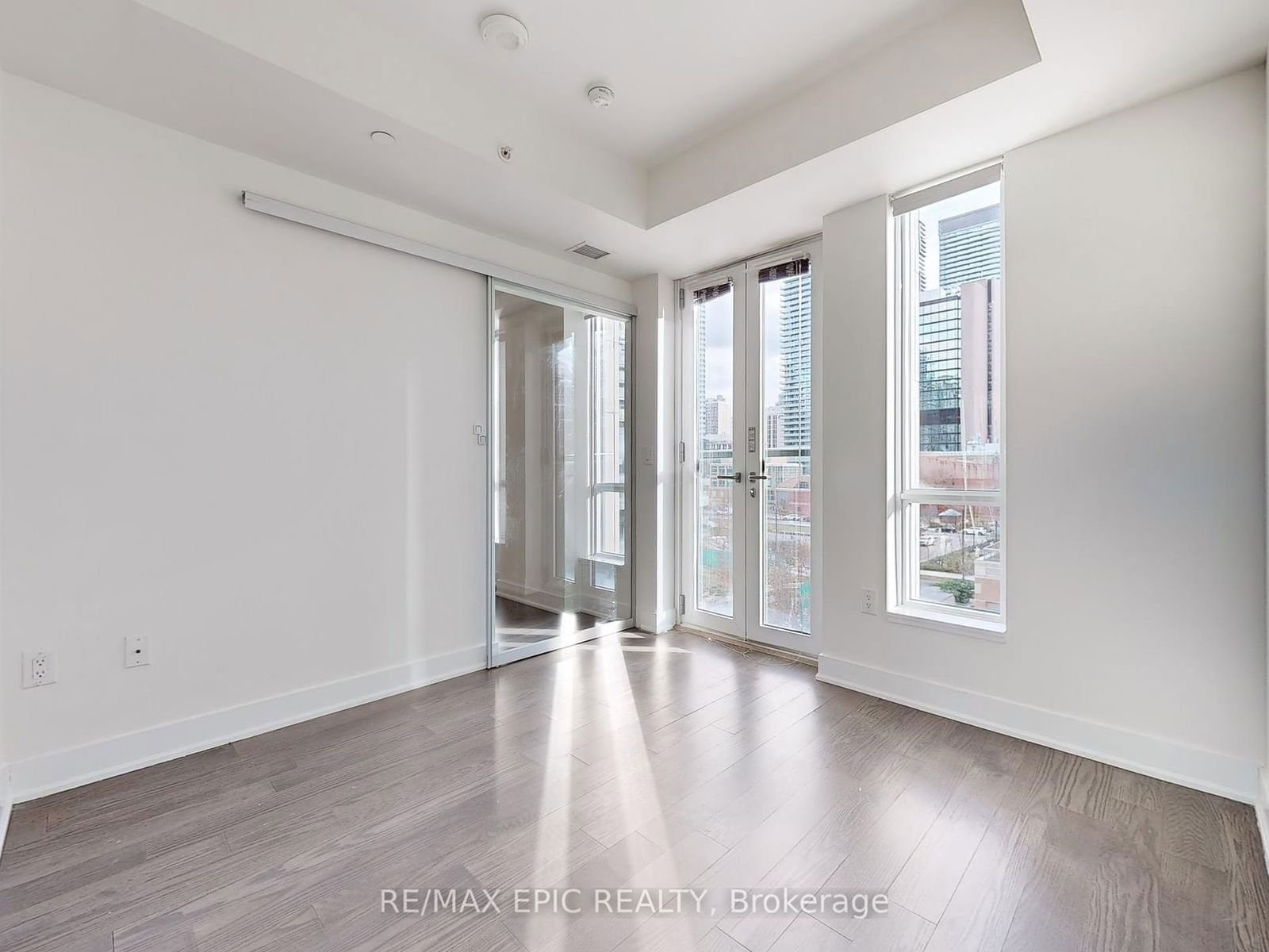 955 Bay St, unit 409 for rent