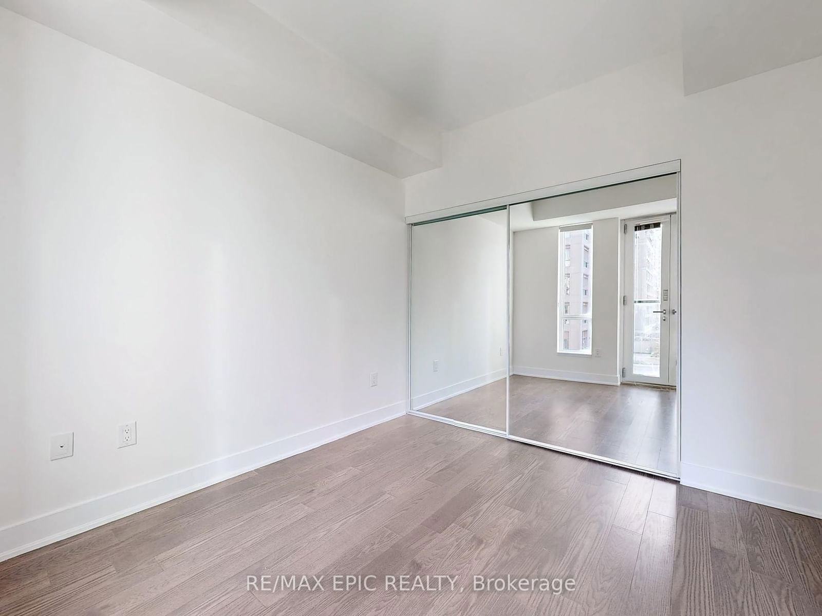 955 Bay St, unit 409 for rent