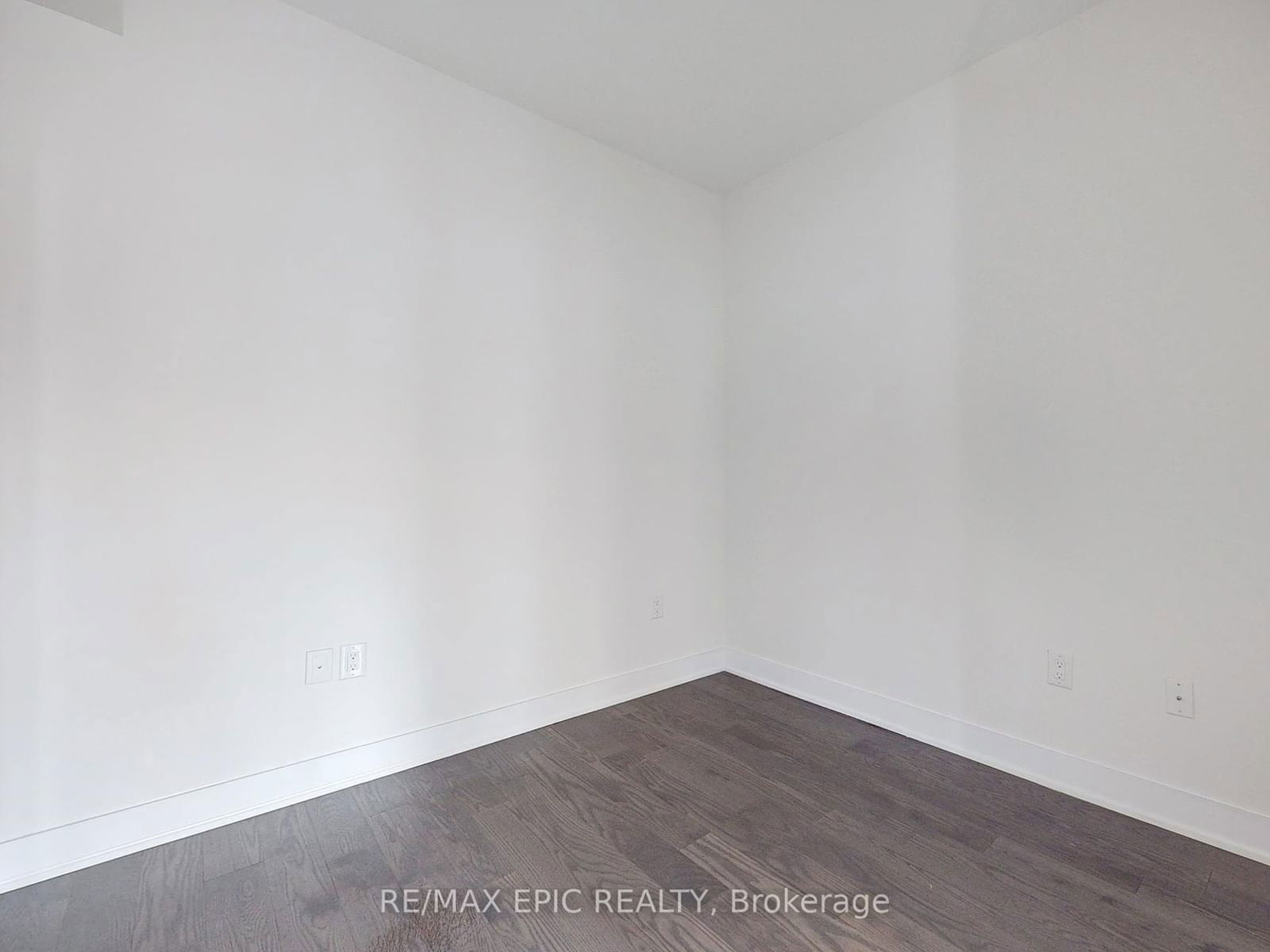 955 Bay St, unit 409 for rent