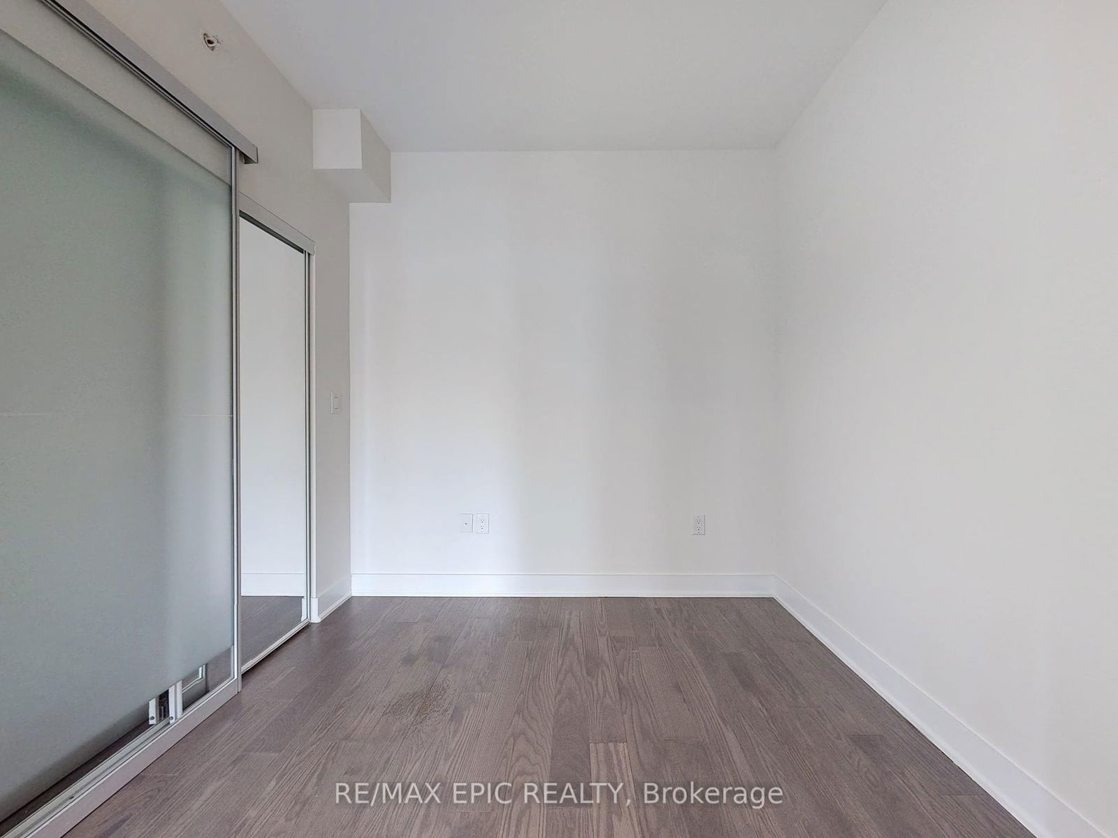 955 Bay St, unit 409 for rent