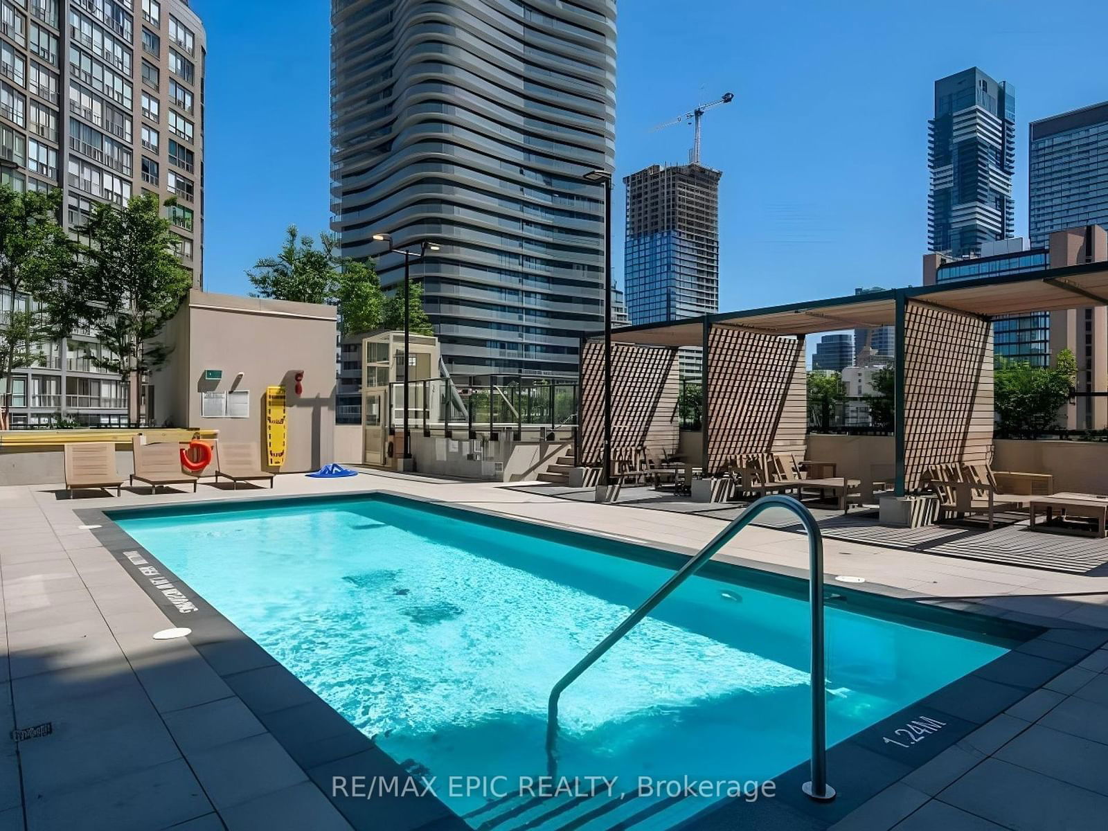 955 Bay St, unit 409 for rent