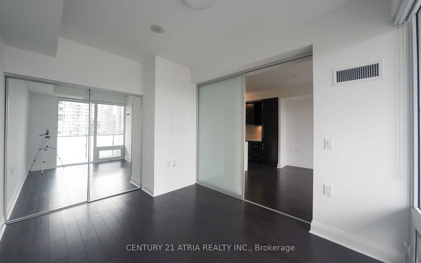 1080 Bay St, unit 2511 for rent