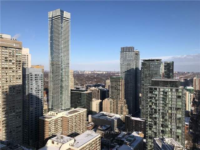 1080 Bay St, unit 4201 for rent