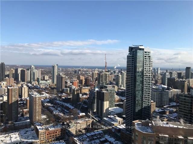 1080 Bay St, unit 4201 for rent